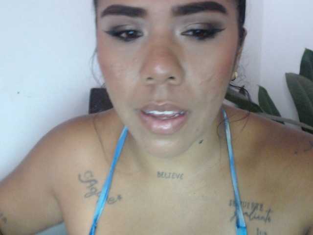 Pocahontas17 live cam on BongaCams