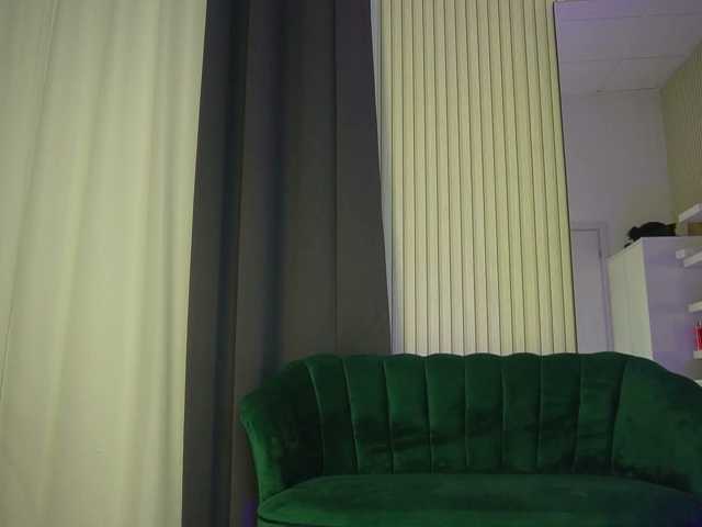 Live room thumbnail for KatelynSparks