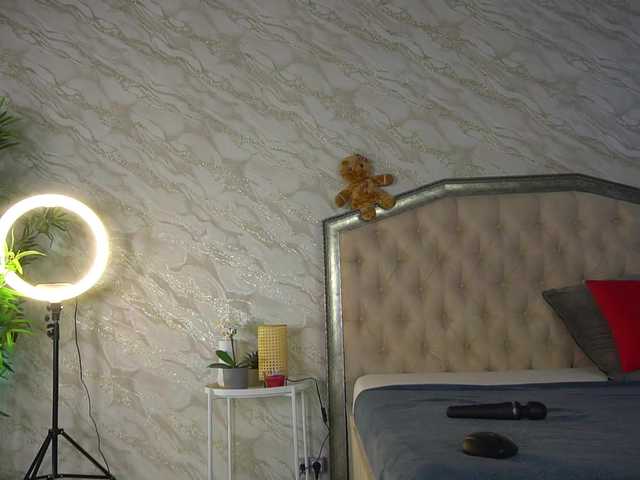 KatelynSparks's BongaCams show and profile