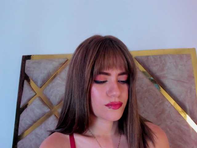 Alaiahammer live cam on BongaCams