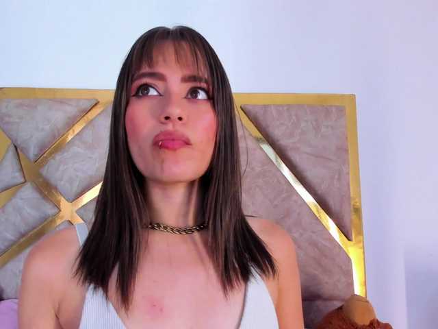 Alaiahammer live cam on BongaCams