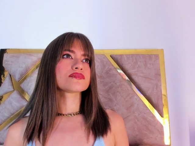 Alaiahammer live cam on BongaCams