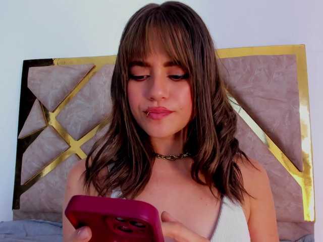 Alaiahammer live cam on BongaCams