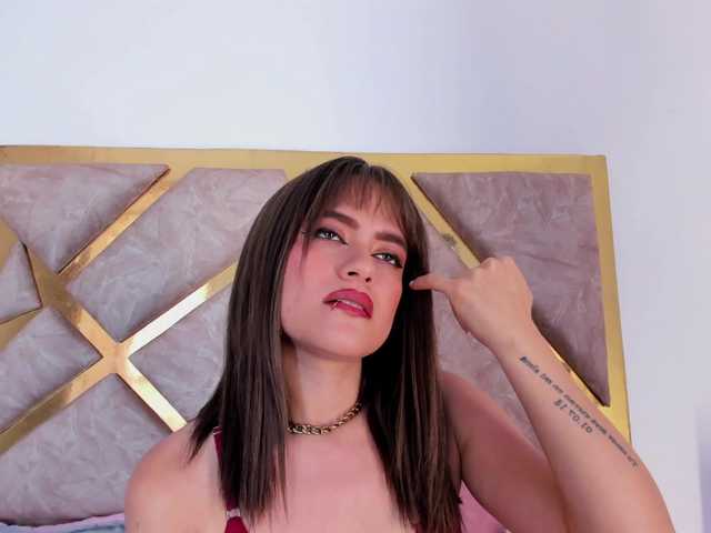 Alaiahammer live cam on BongaCams
