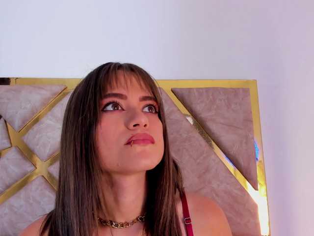 EmilyElle1 live cam preview