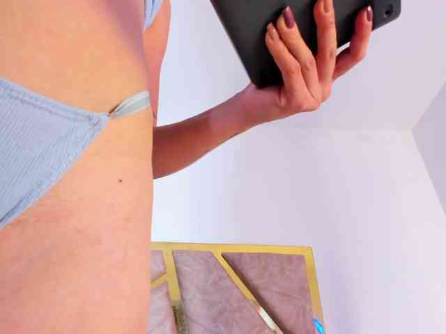 EmilyElle1 webcam