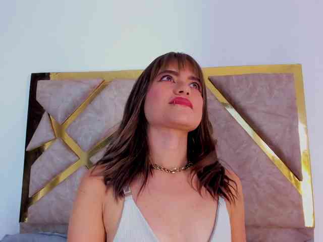 EmilyElle1 webcam