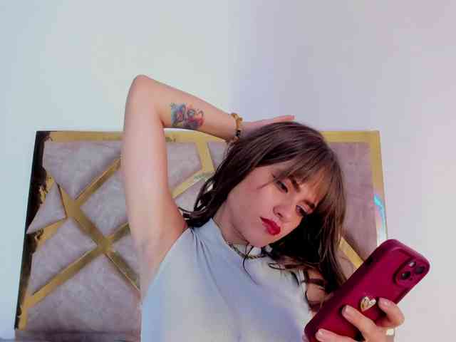 EmilyElle1 webcam