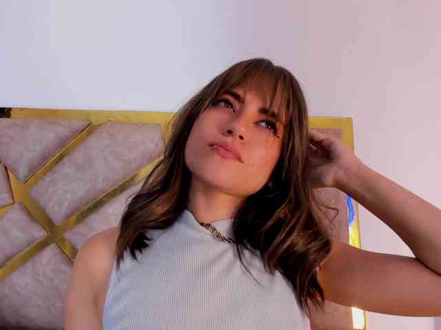 EmilyElle1 webcam