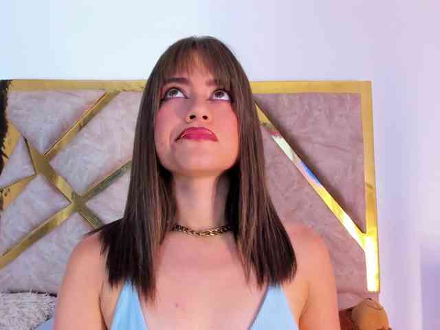 EmilyElle1 webcam