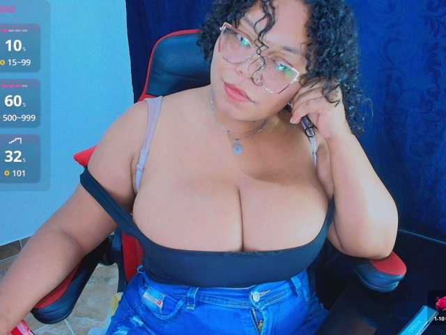 Italy-boobs live cam on BongaCams