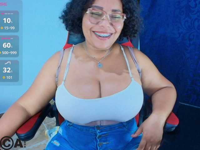 Italy-boobs live cam on BongaCams