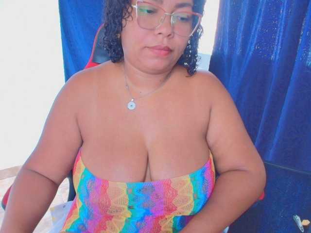Italy-boobs live cam on BongaCams