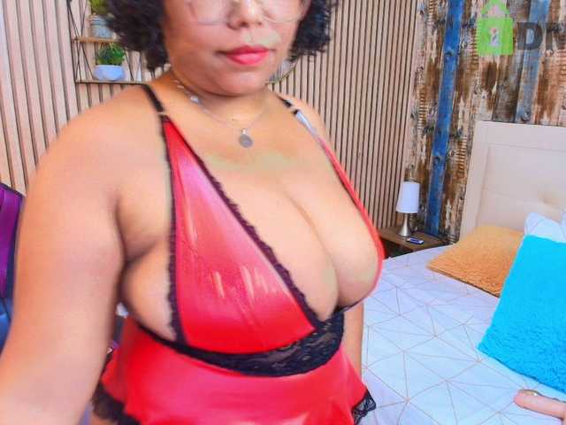 Italy-boobs live webcam show