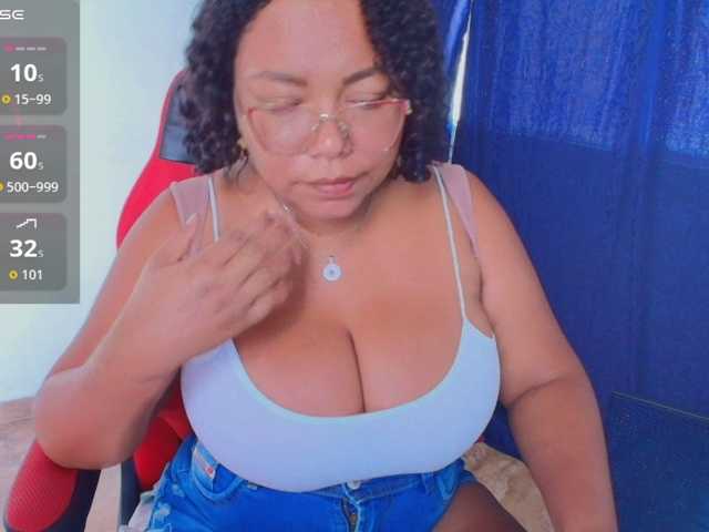 Italy-boobs live cam preview