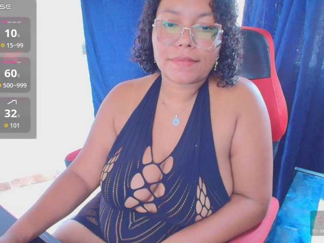 Italy-boobs live cam preview