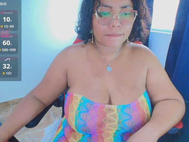 Italy-boobs live cam