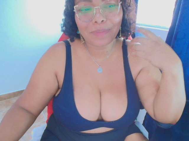Italy-boobs live cam on BongaCams