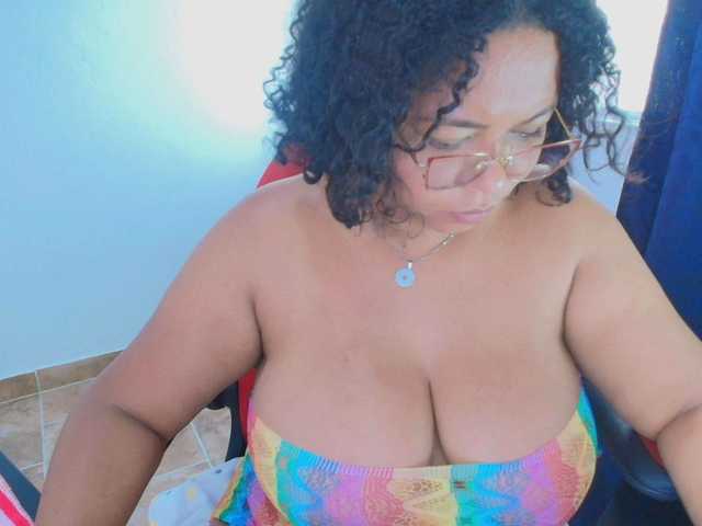 Italy-boobs live cam on BongaCams