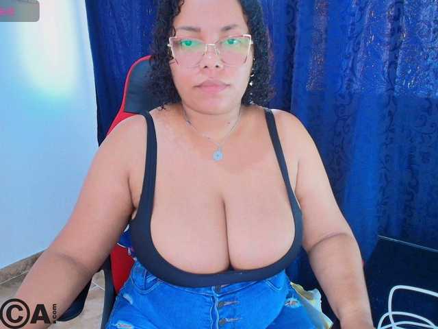 Italy-boobs live webcam show