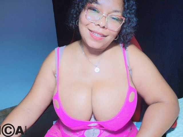 Italy-boobs live cam on BongaCams