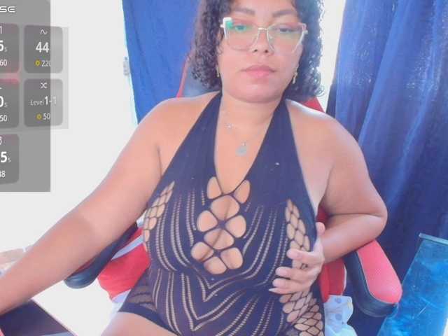 Italy-boobs live cam preview