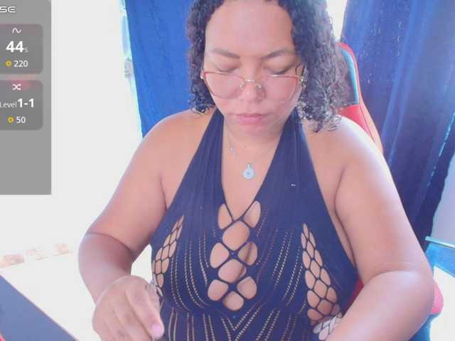 Italy-boobs live cam preview