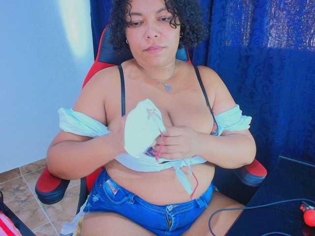 Italy-boobs live cam on BongaCams