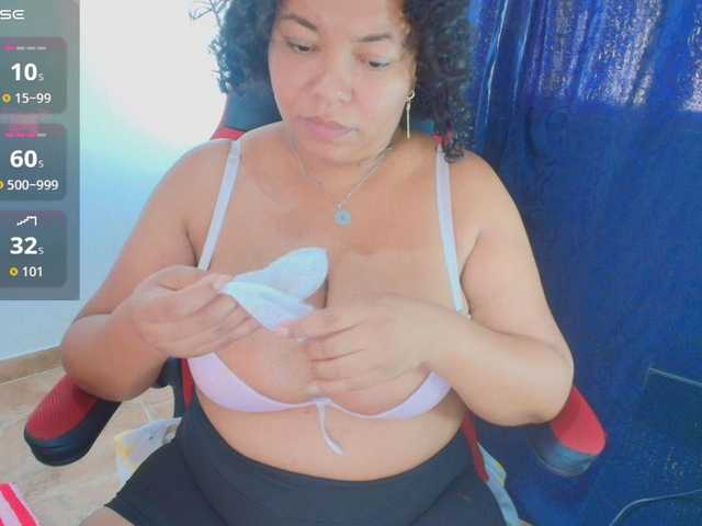 Italy-boobs live cam on BongaCams