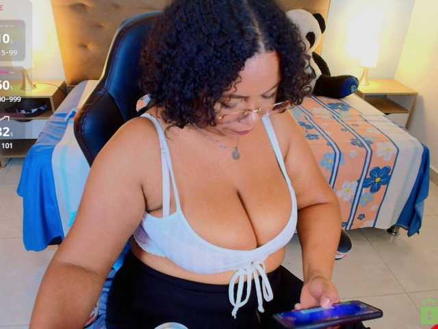 Italy-boobs live cam on BongaCams
