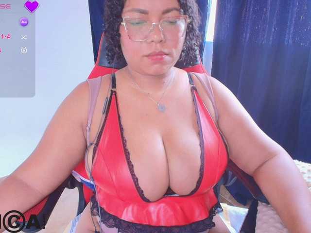Italy-boobs live cam on BongaCams