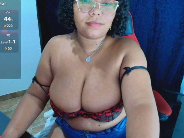 Italy-boobs live cam preview