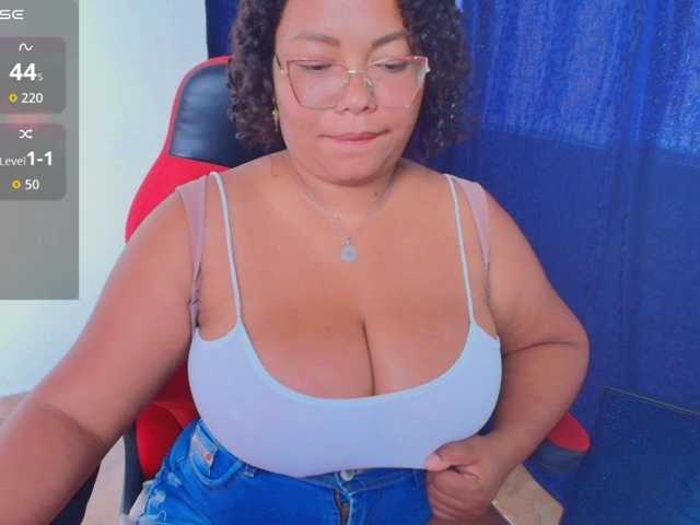 Italy-boobs live cam on BongaCams