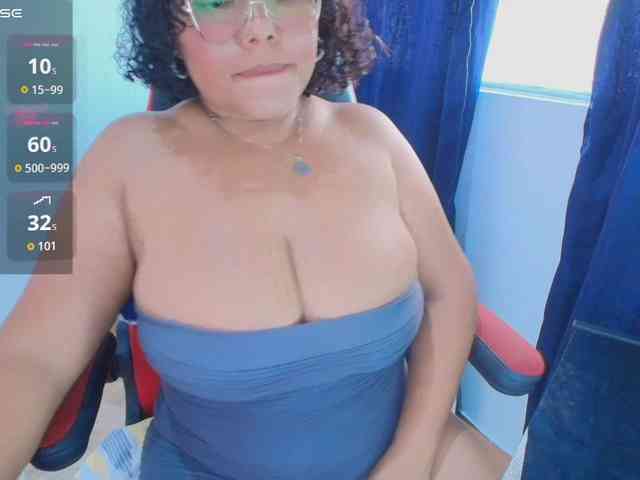 Italy-boobs webcam
