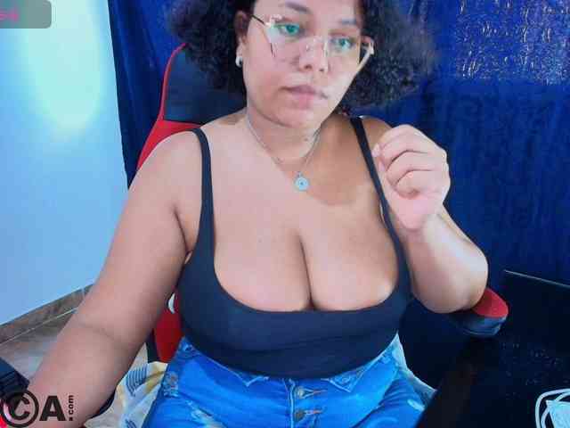 Italy-boobs webcam