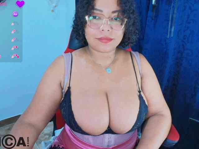 Italy-boobs webcam