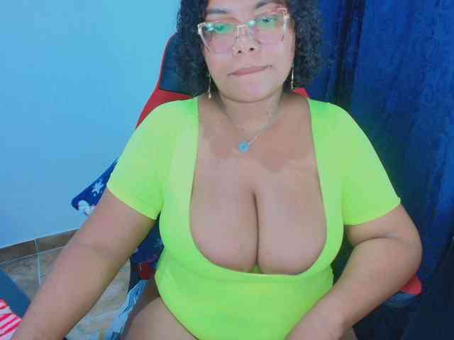 Italy-boobs webcam