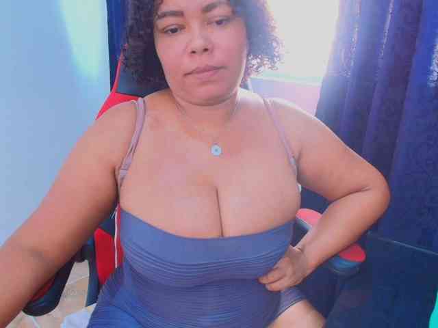 Italy-boobs webcam