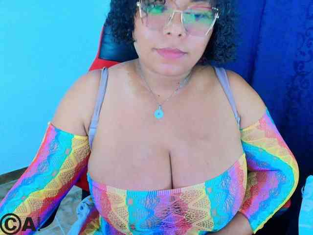 Italy-boobs webcam