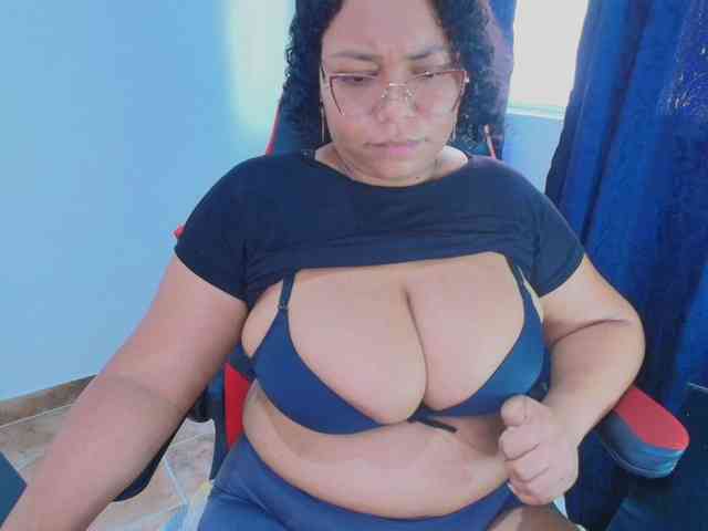 Italy-boobs webcam