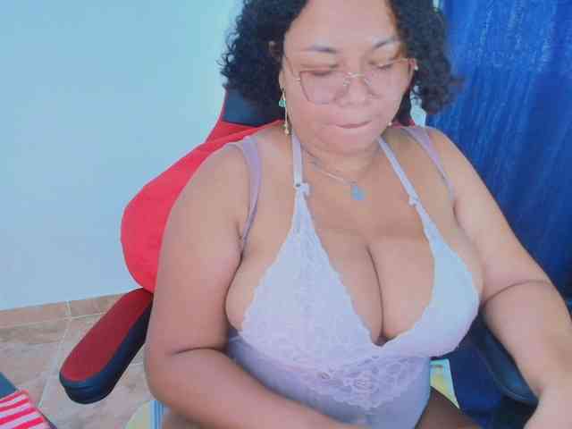 Italy-boobs webcam