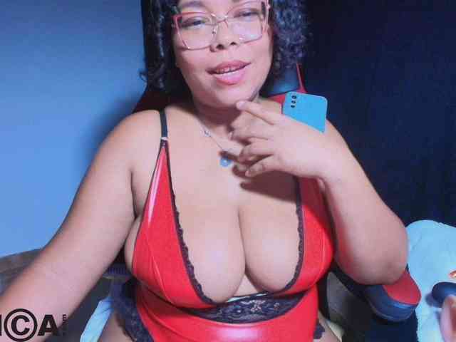 Model: Italy-boobs