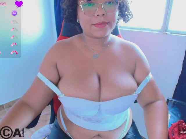 Italy-boobs webcam