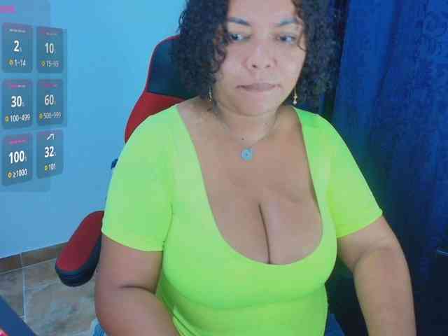 Italy-boobs webcam
