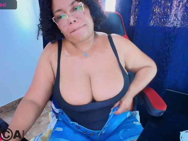 Italy-boobs webcam