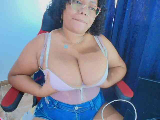 Italy-boobs webcam