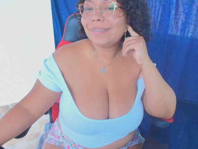 Italy-boobs webcam