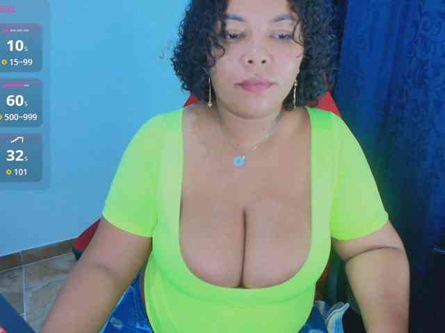Italy-boobs webcam