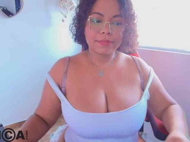 Italy-boobs webcam
