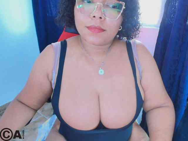 Italy-boobs webcam